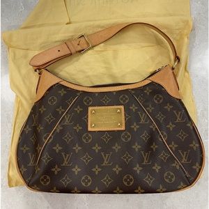 Louis Vuitton Thames GM Hobo Bag